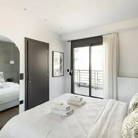 Innovative Floor Breathtaking Flat In Ladadika *