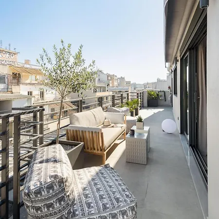 Innovative Floor Breathtaking Flat In Ladadika Apartment